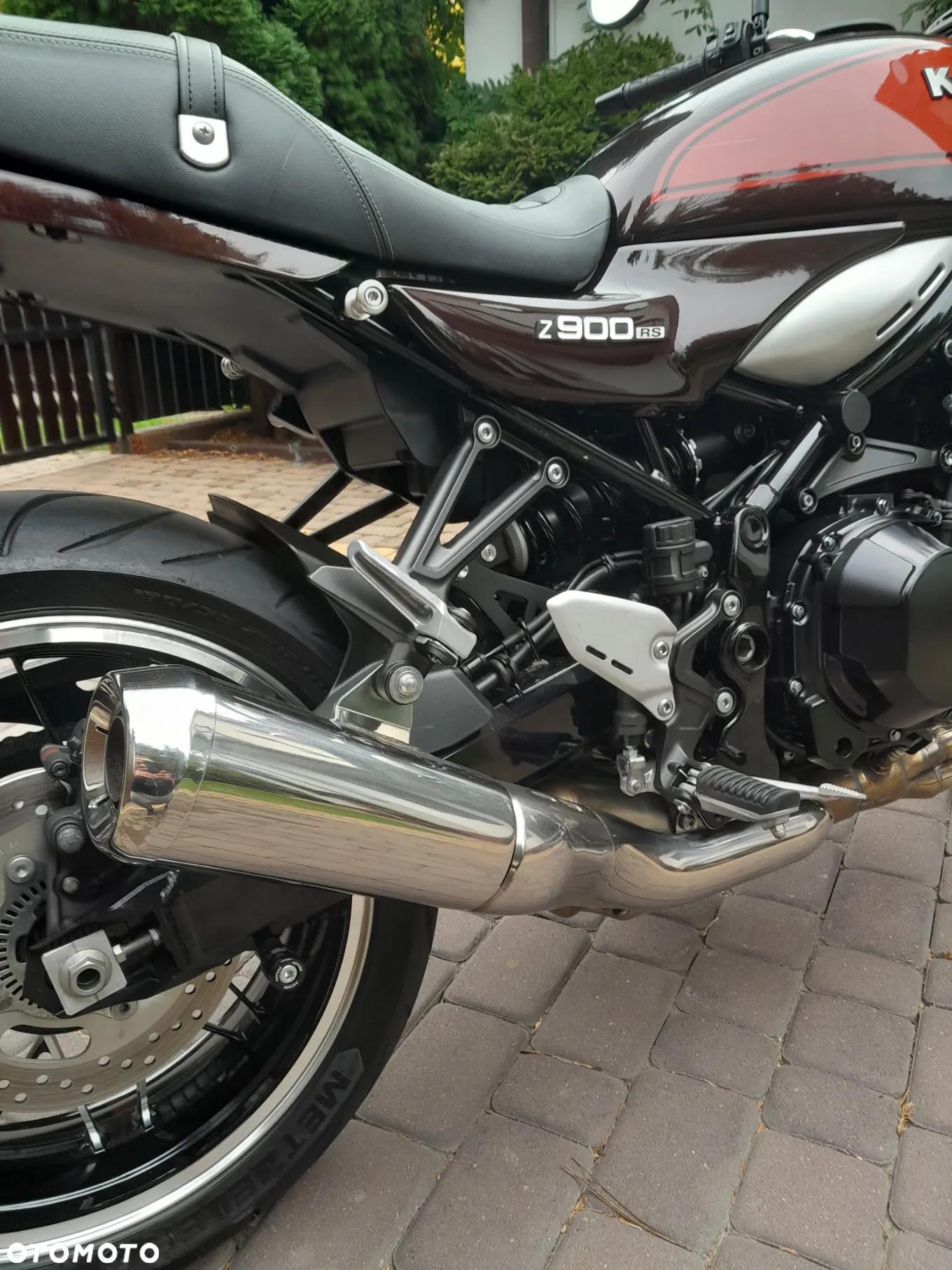 Kawasaki Z 900 RS - 16