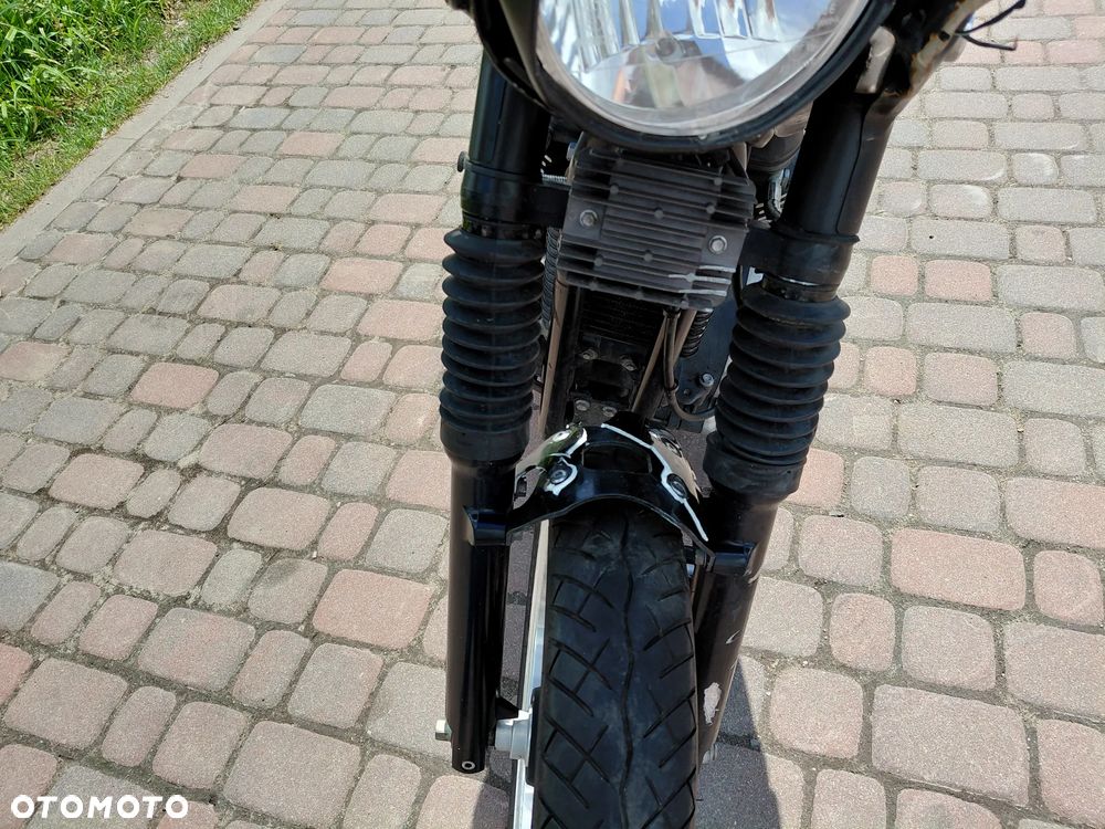 Triumph Bonneville - 9
