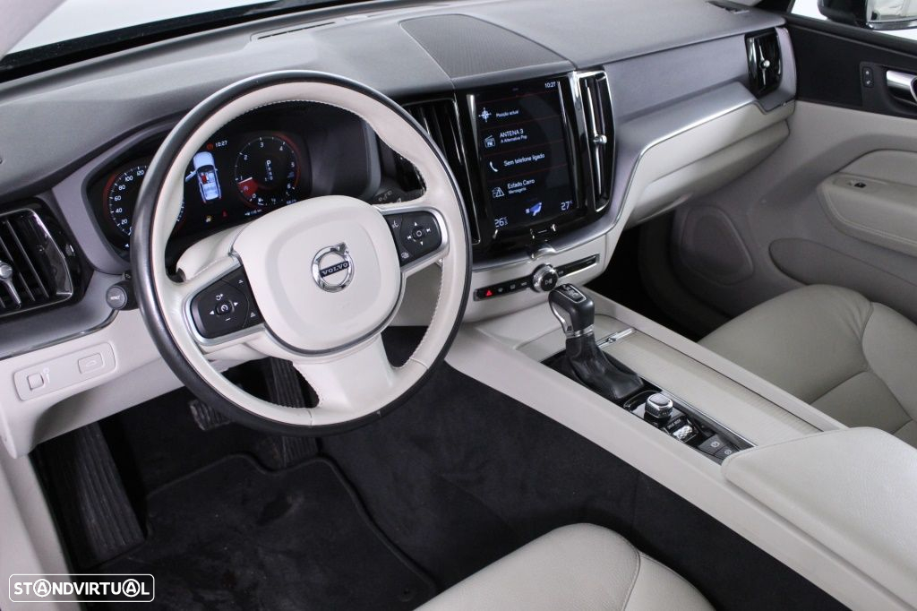 Volvo XC 60 2.0 D4 Momentum Geartronic - 31