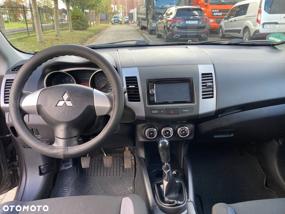 Mitsubishi Outlander 2.0 Invite 2WD EU5 - 16