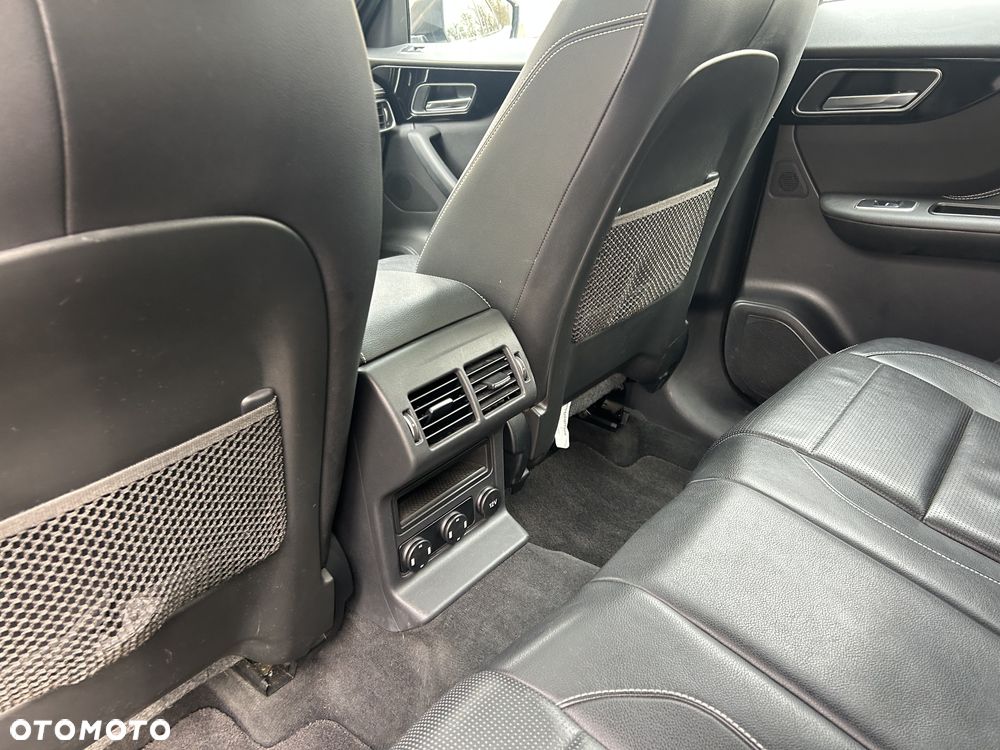 Jaguar F-Pace 2.0 i4D AWD R-Sport - 29