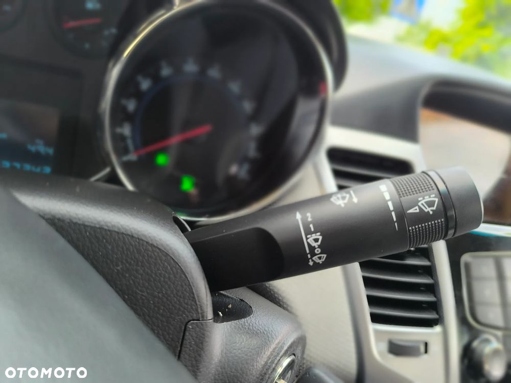 Chevrolet Cruze 1.8 LS - 25