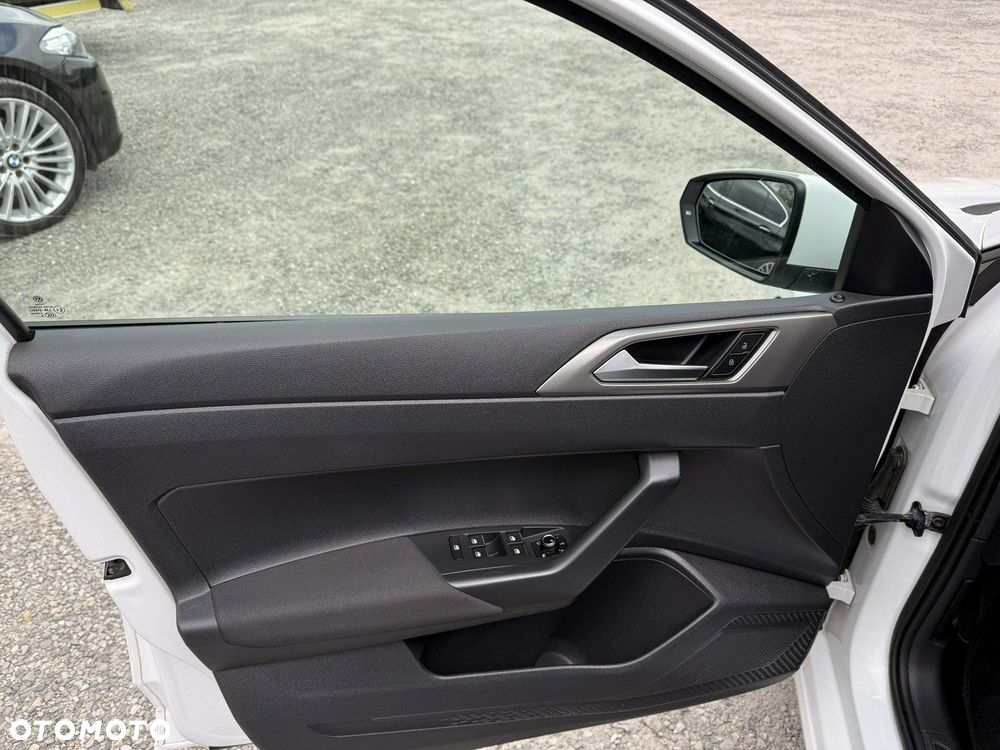 Volkswagen Polo - 12