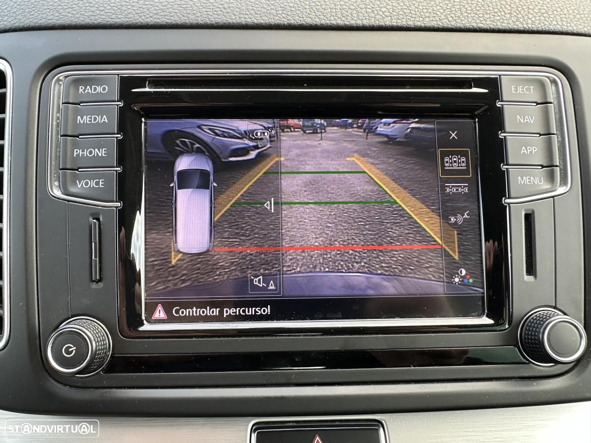 VW Sharan 2.0 TDi Blue Confortline - 44