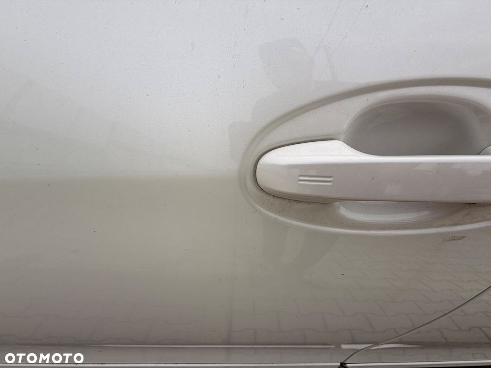 Toyota Yaris Hybrid 100 Business Edition - 16