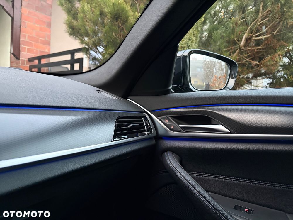 BMW Seria 5 520d M Sport - 30
