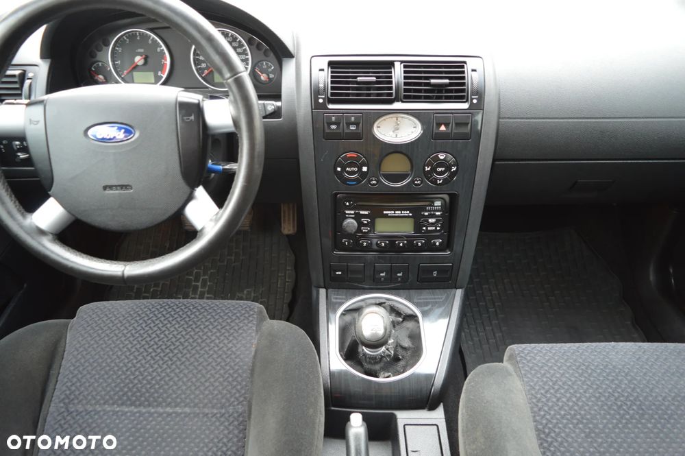 Ford Mondeo 1.8 Ghia X - 15