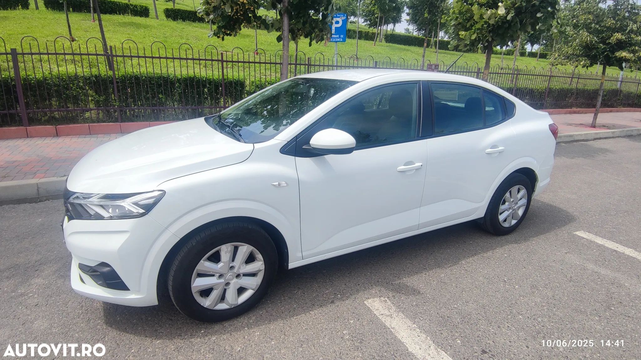 Dacia Logan TCe 90 CVT Comfort - 1