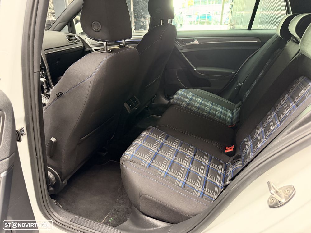 VW Golf - 20