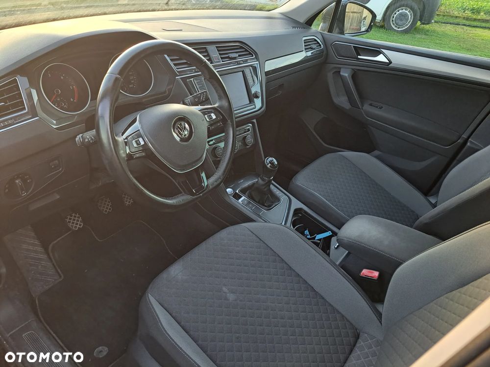 Volkswagen Tiguan - 9