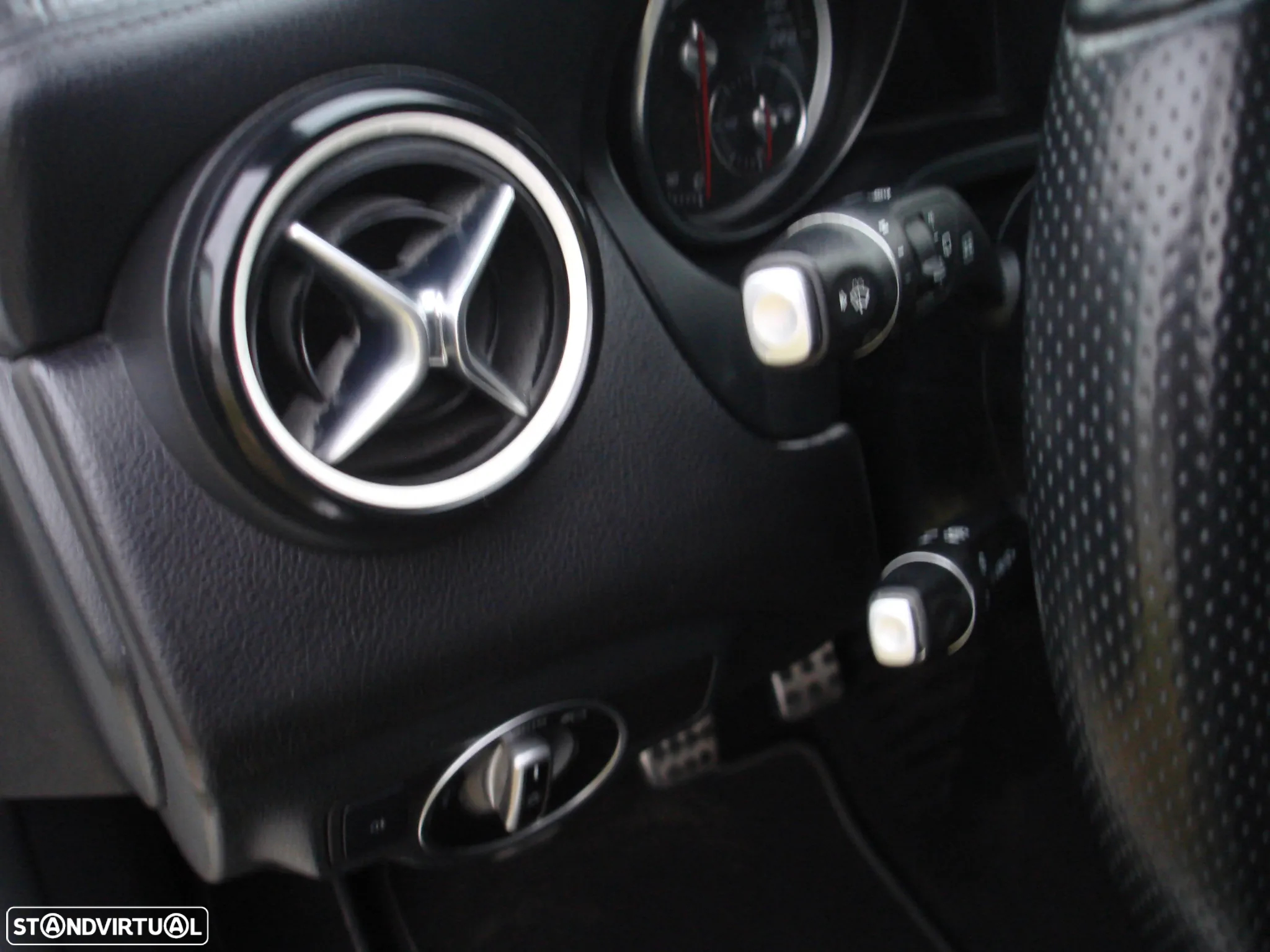 Mercedes-Benz A 180 d AMG Line - 12