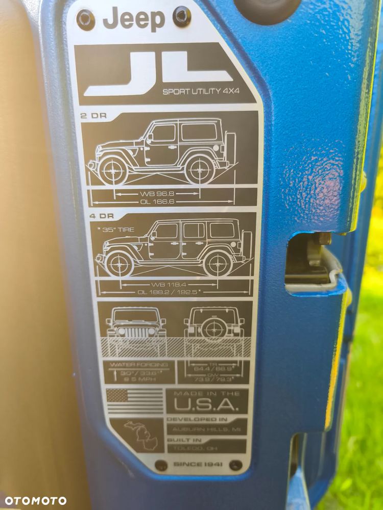 Jeep Wrangler - 11