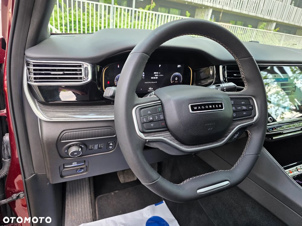 Jeep Wagoneer - 7