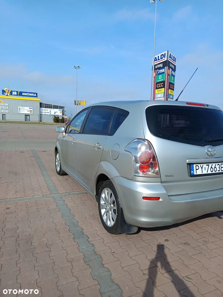 Toyota Corolla Verso 2.0 D-4D Prestige - 8