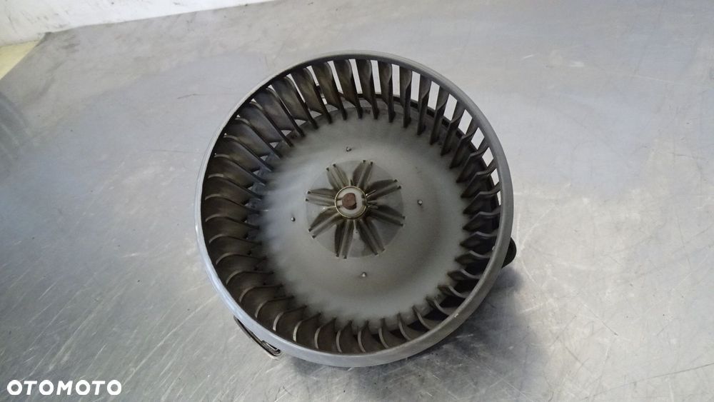 WENTYLATOR NAWIEWU TOYOTA RAV4 II 2.0D4D - 2