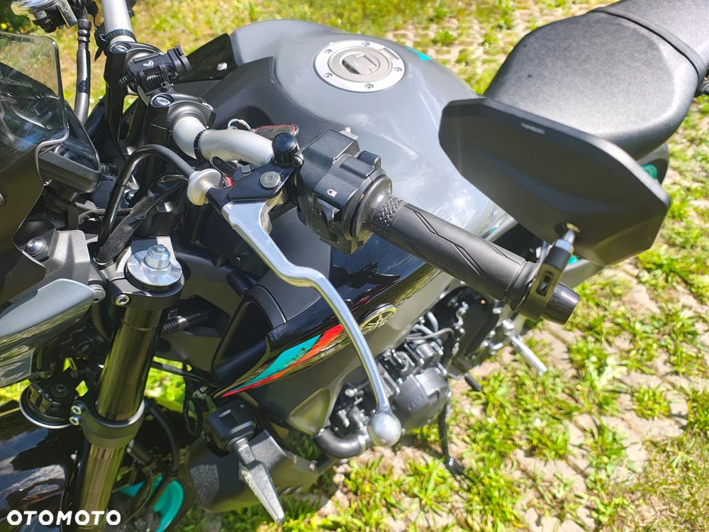 Yamaha MT - 17