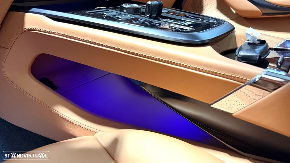 Aston Martin DBX 707 - 37