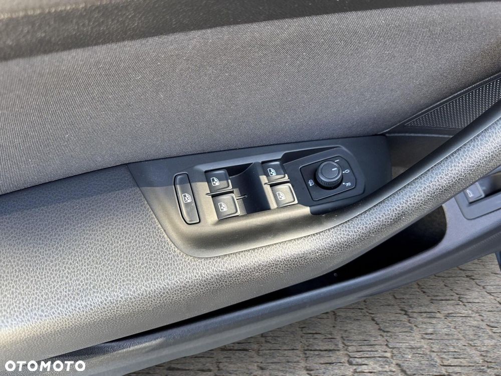 Volkswagen Passat 2.0 TDI EVO Business - 19