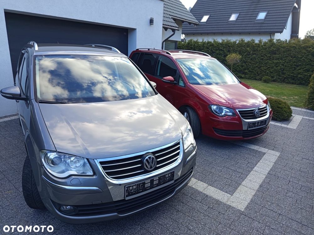 Volkswagen Touran 2.0 TDI DSG Highline - 5