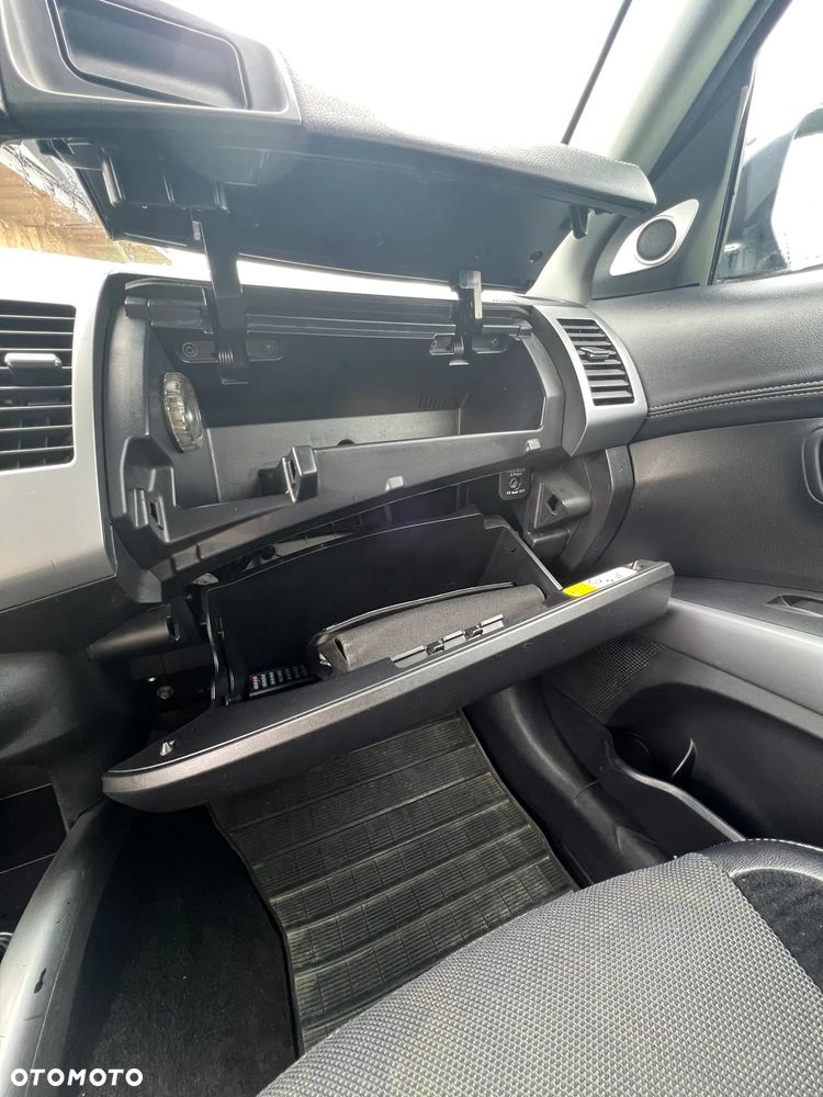 Mitsubishi Outlander - 17