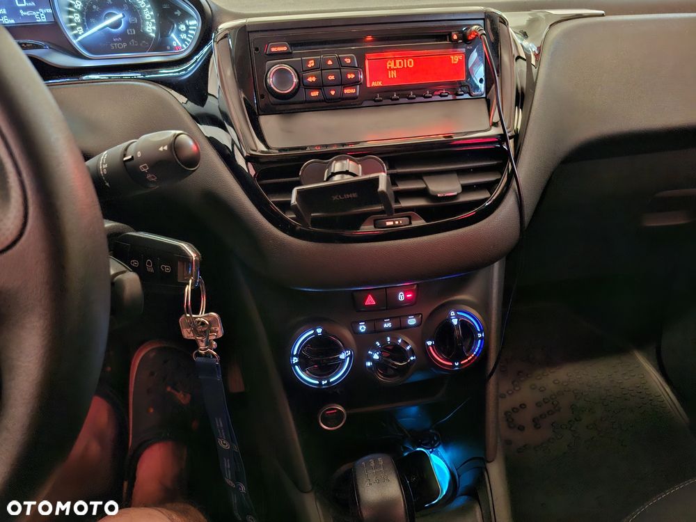 Peugeot 208 - 6