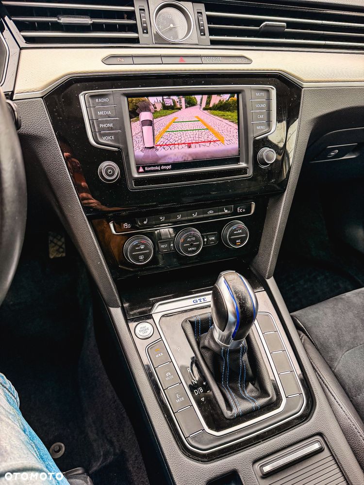 Volkswagen Passat - 10