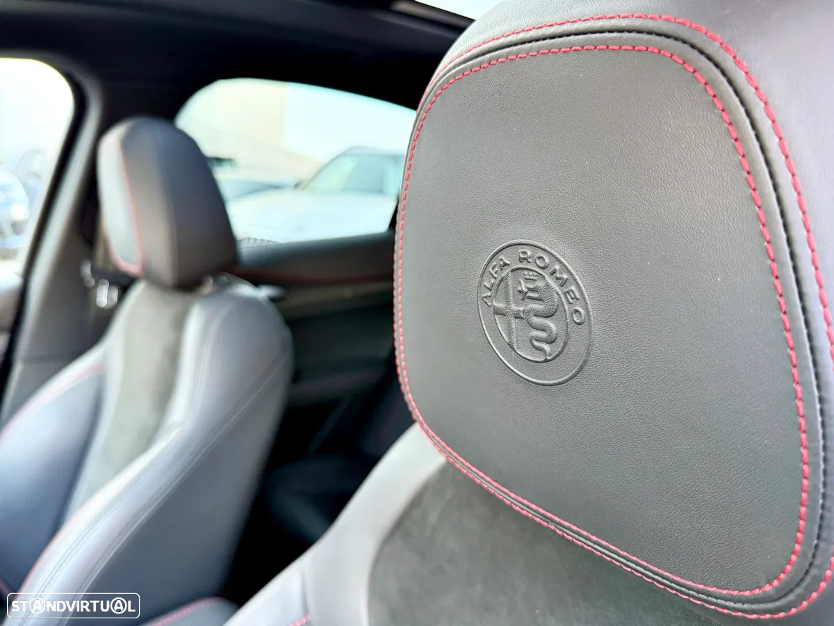Alfa Romeo Stelvio 2.9 T Quadrifoglio Q4 - 24