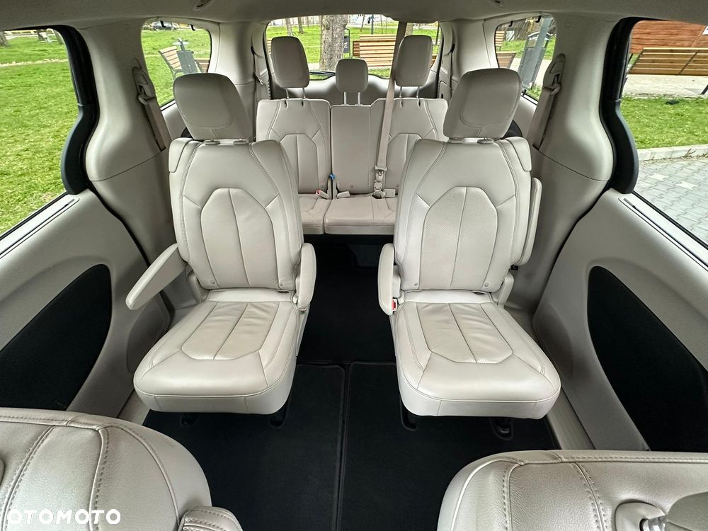 Chrysler Pacifica - 18