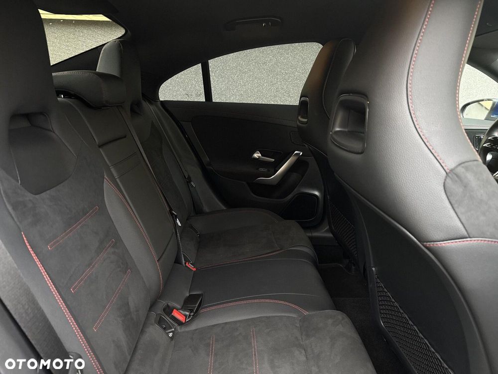 Mercedes-Benz CLA 200 AMG Line 7G-DCT - 20
