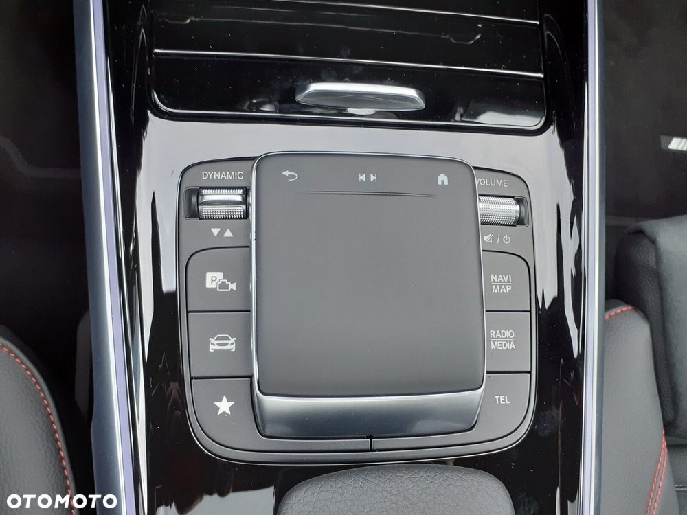 Mercedes-Benz EQB - 18