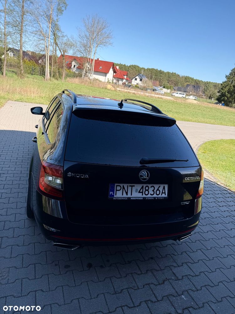 Skoda Octavia 2.0 TDI DSG RS - 2