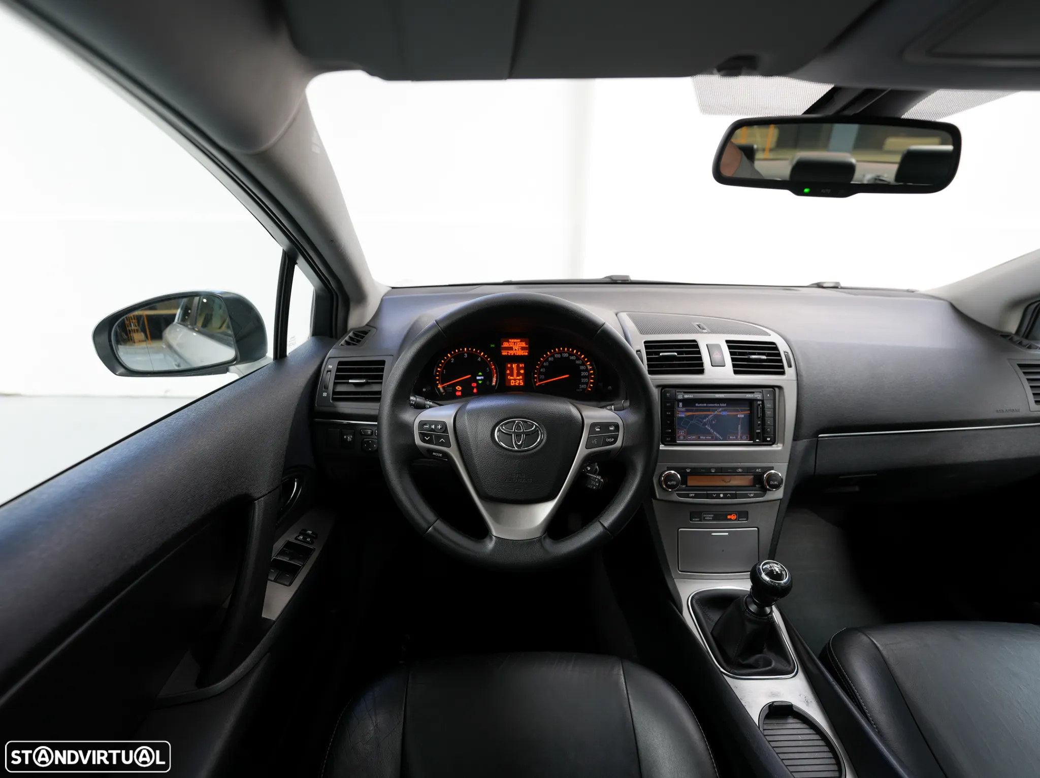 Toyota Avensis SD 2.0 D-4D Exclusive - 2