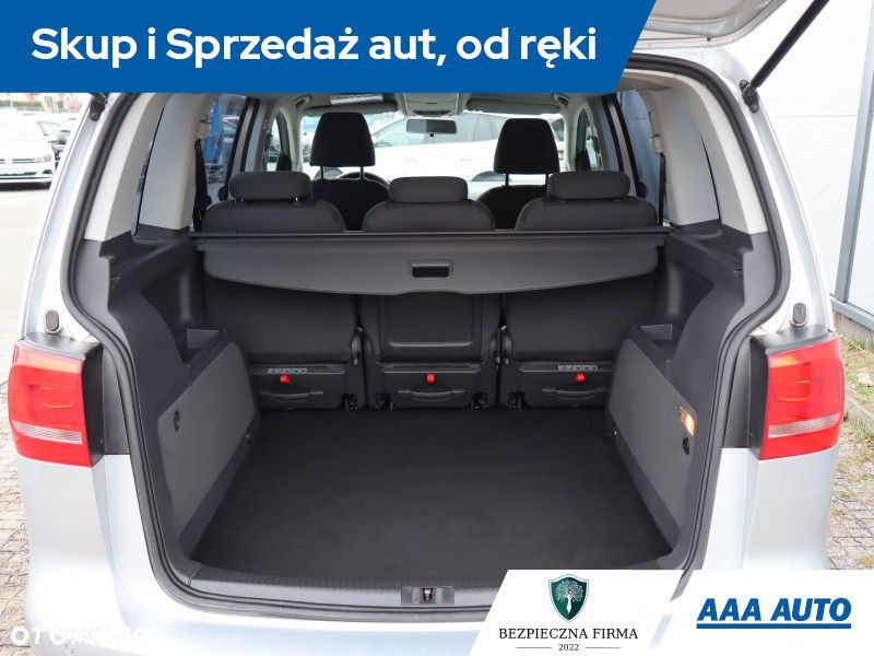 Volkswagen Touran - 14