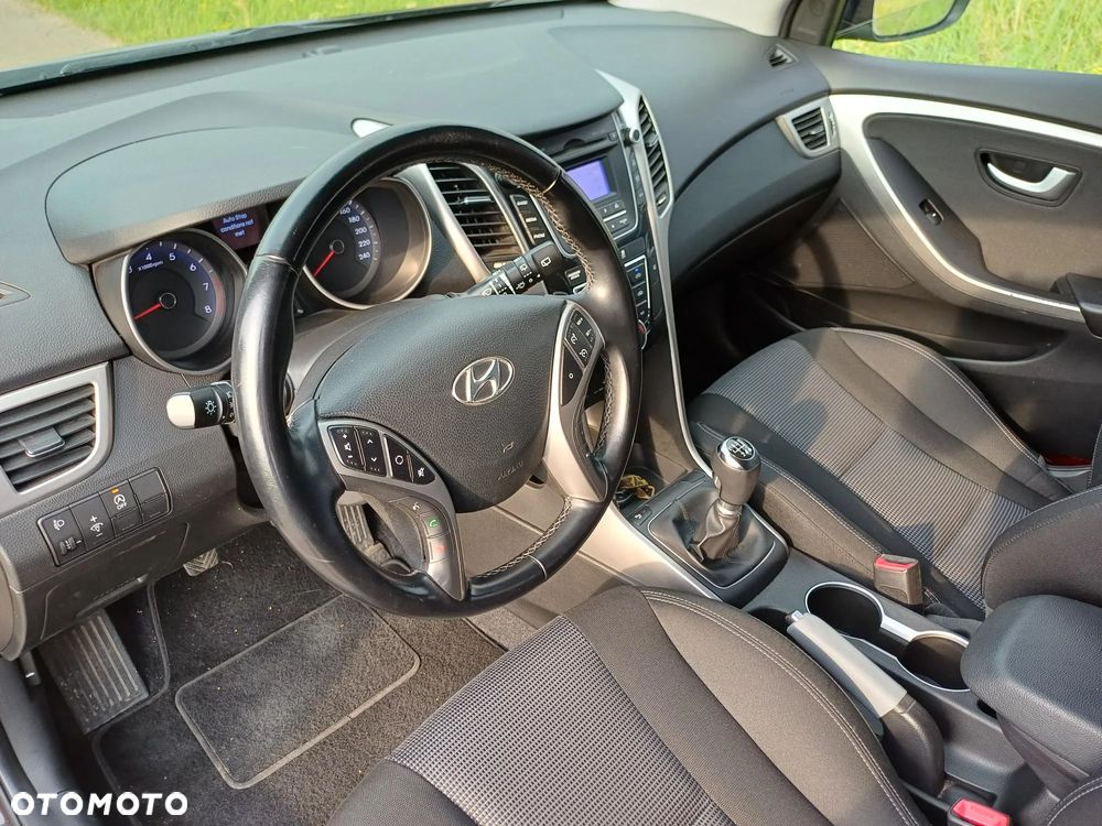 Hyundai i30 blue 1.6 GDI Trend - 17