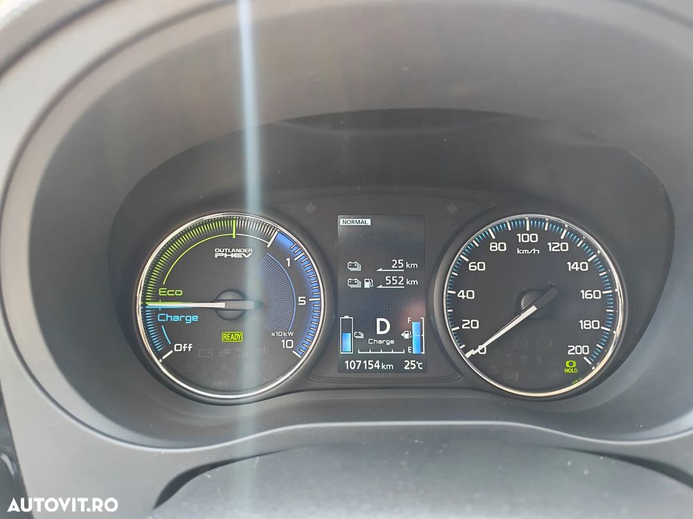 Mitsubishi Outlander PHEV 2.4 L 4X4 Instyle - 6