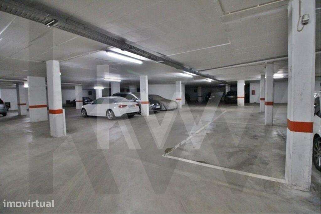 Estacionamento para 1 automóvel no Moinho das Antas - Oeiras - Grande imagem: 5/14