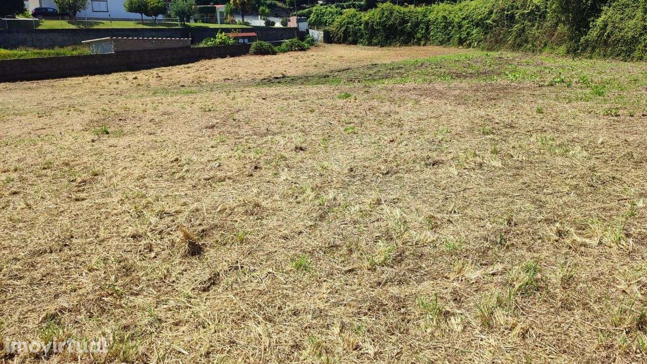 Terreno em Atães, Vila Verde - Grande imagem: 4/8