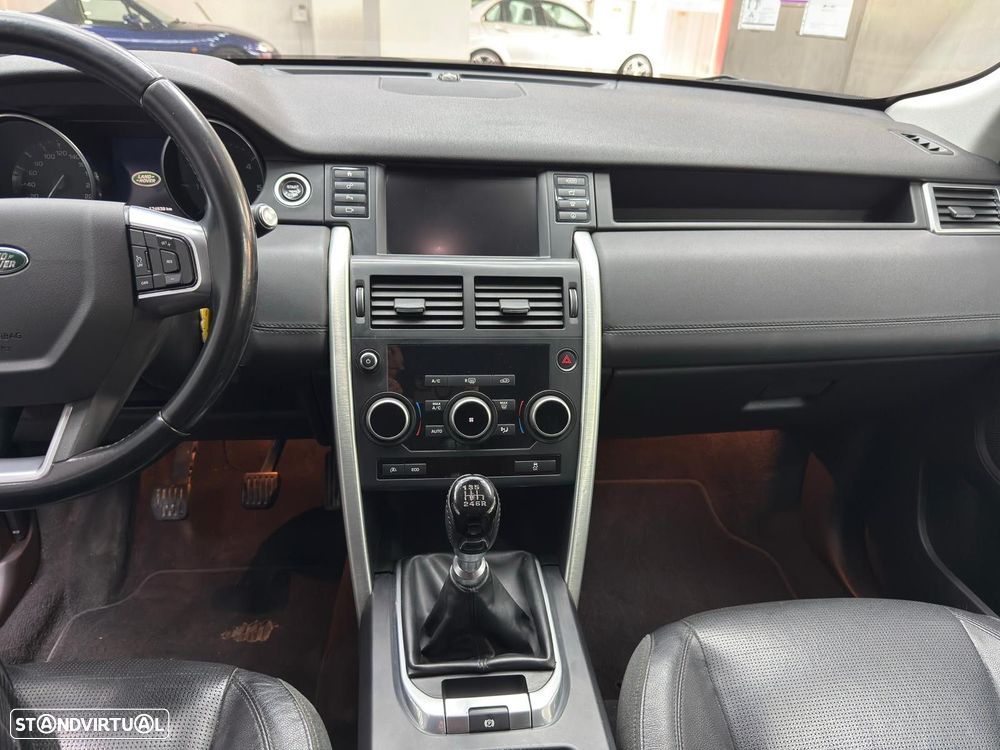 Land Rover Discovery Sport 2.0 eD4 R-Dynamic S - 28