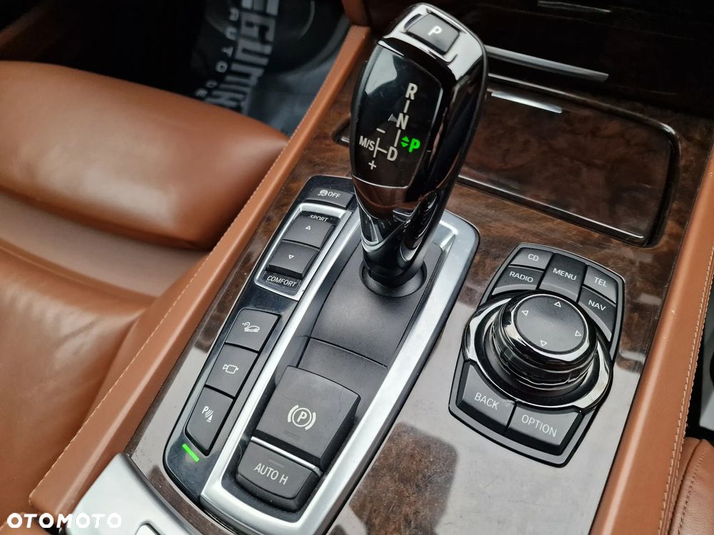 BMW Seria 7 740d xDrive - 27