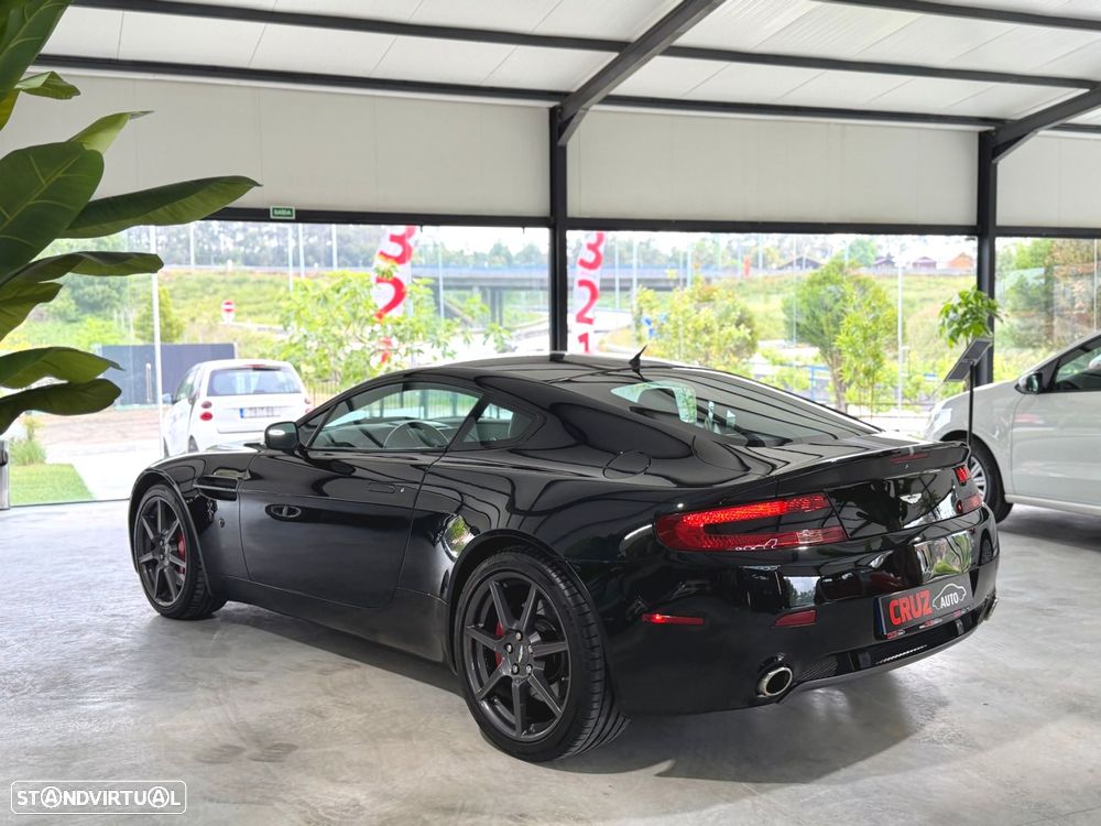 Aston Martin Vantage Coupe V8 Sportshift - 11