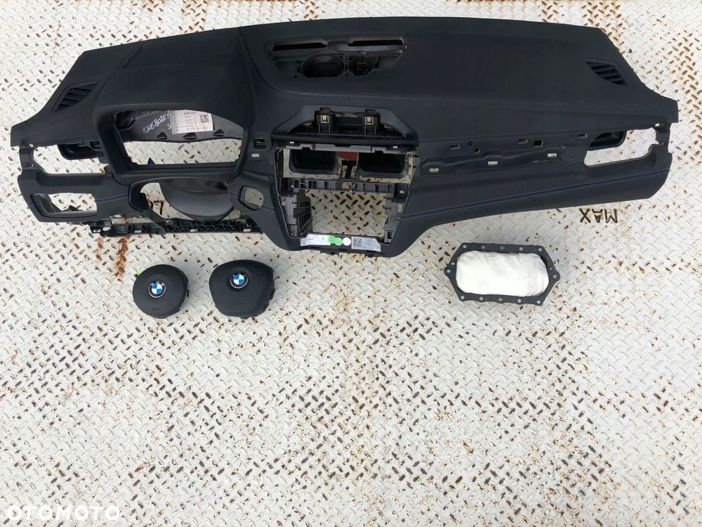 bmw x1 f48 deska kokpit konsola poduszki pasy - 2