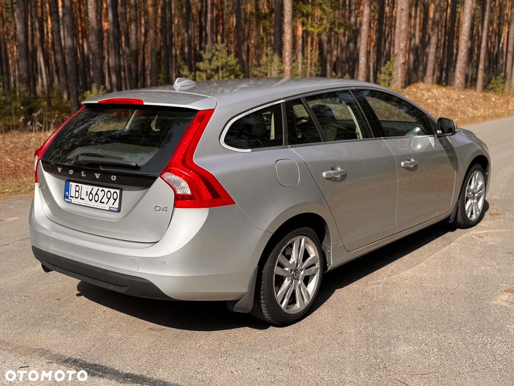 Volvo V60 D4 - 4
