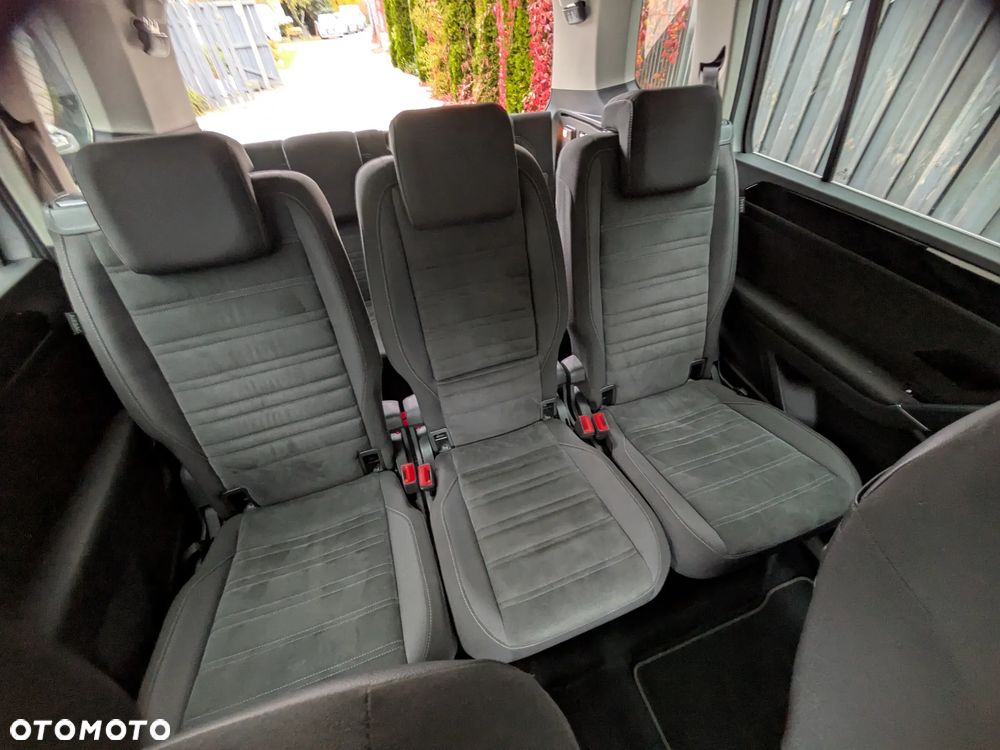 Volkswagen Touran - 14