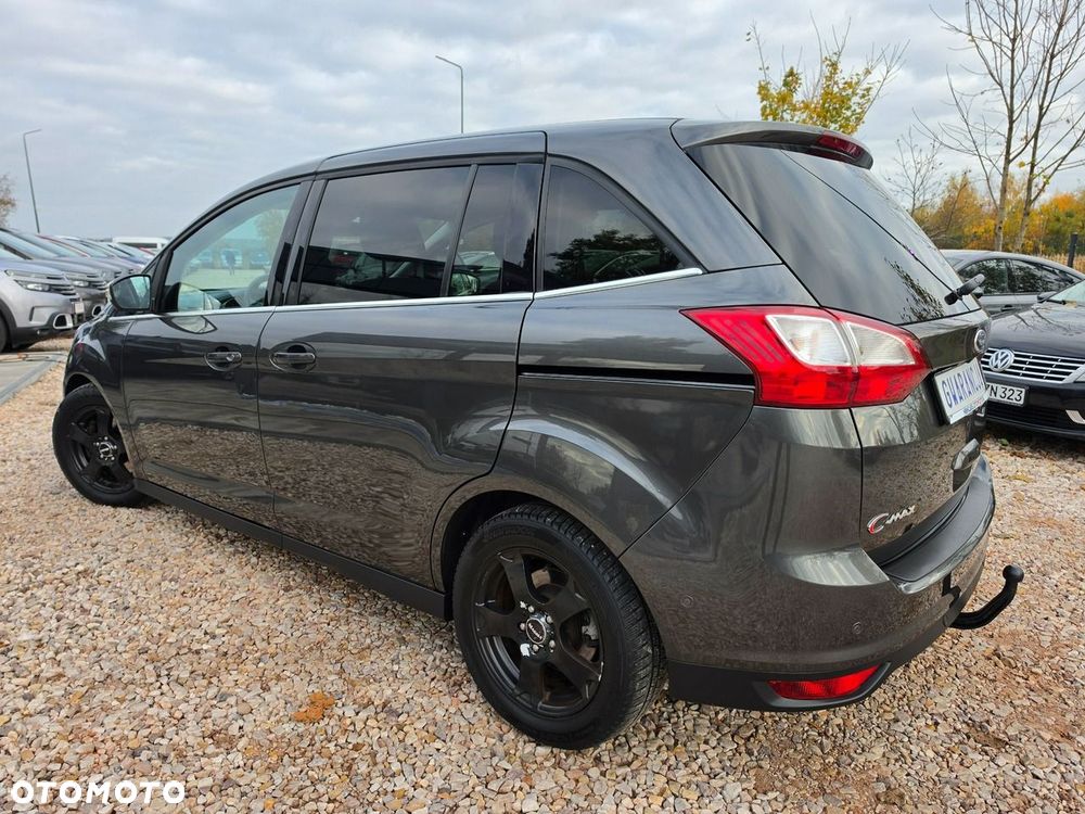 Ford Grand C-MAX - 11