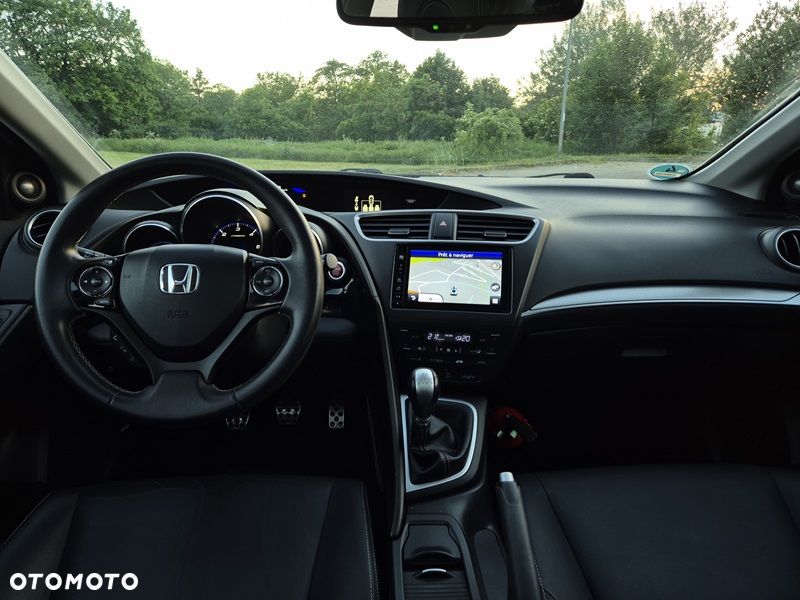 Honda Civic 1.6 i-DTEC Executive Black Edition - 12