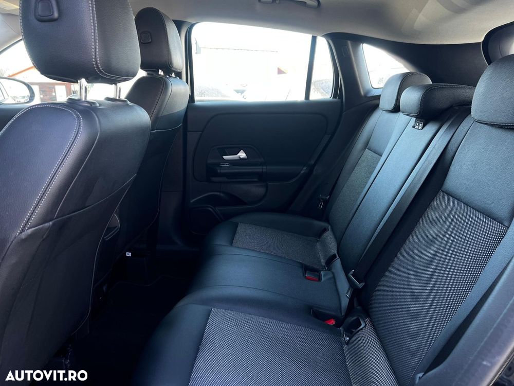 Mercedes-Benz GLA - 30