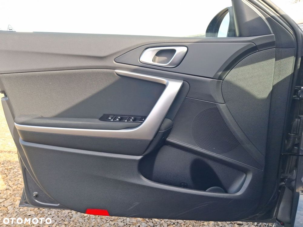 Kia XCeed - 11