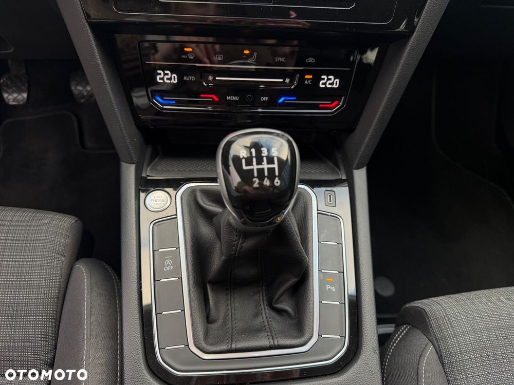 Volkswagen Passat 1.5 TSI EVO Business - 28