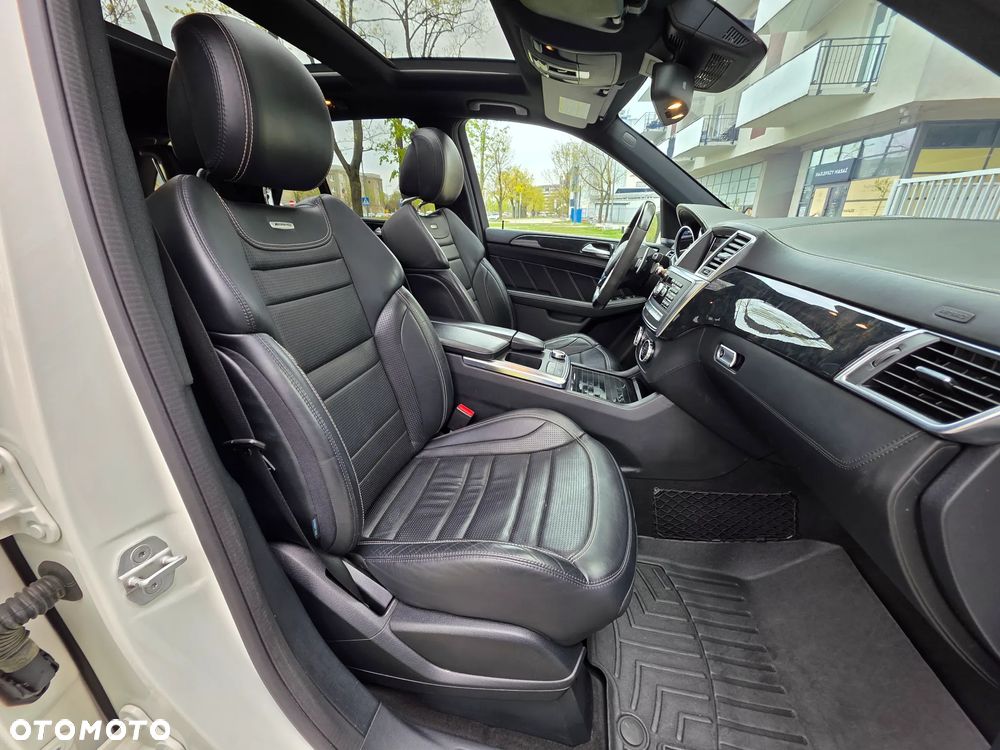 Mercedes-Benz ML 63 AMG 4-Matic - 34