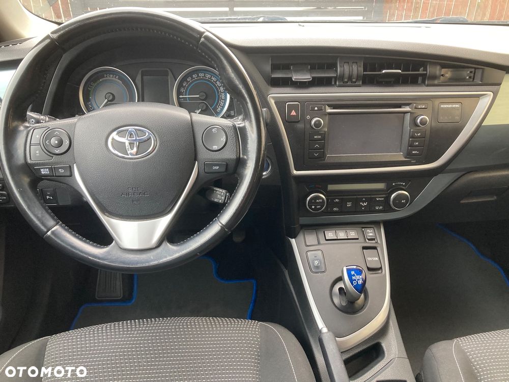 Toyota Auris 1.8 HSD Luna - 6